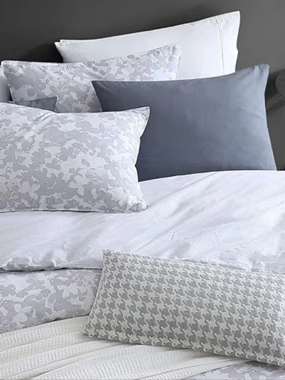 Kenneth Cole New York 100% Organic Cotton Merrion 3pc Comforter Set Full/Queen.